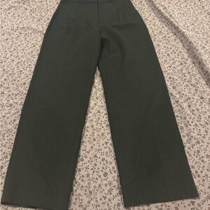 Aritzia - The Effortless Pant